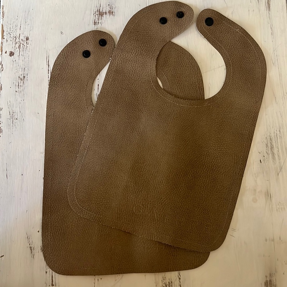 Set of Two Gathre Bibs